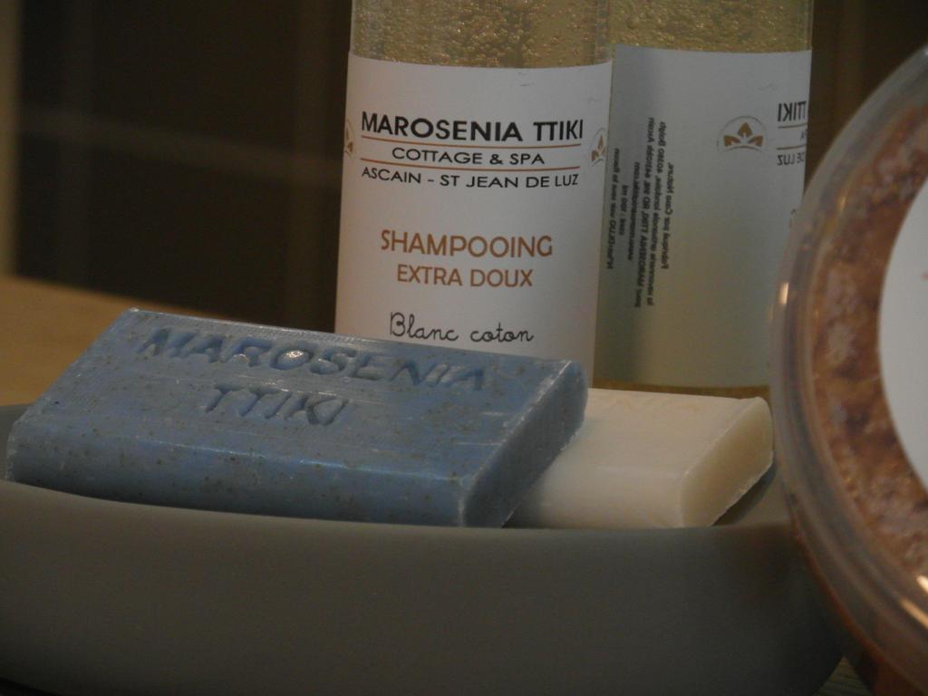 Marosenia Ttiki - Cabanes Et Spa Ascain Bagian luar foto